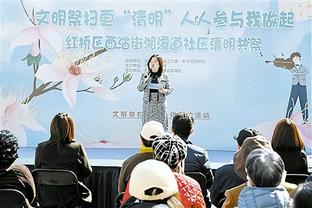Bóng rổ nam Thượng Hải chính thức chúc mừng Lý Hoằng Quyền lọt vào kho nhân tài